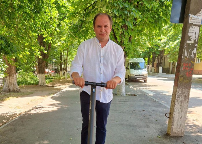 „Chișinăul se îneacă în probleme complicate”. Trei mituri ale administrației Ivan Ceban, DEMONTATE de ministrul Infrastructurii
