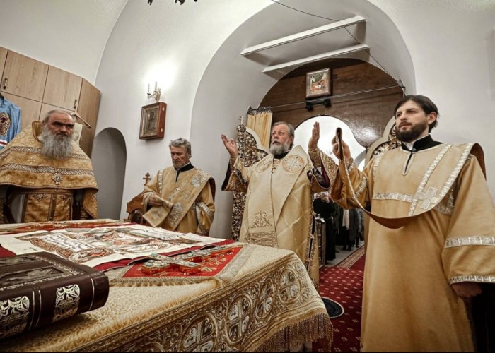 FSB-ism pe linie religioasă: Mitropolitul Moldovei se roagă la Moscova pentru „Sfânta Rusie” și Patriarhul Kiril