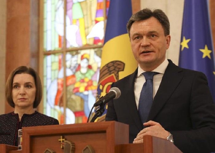 ANALIZĂ: Puterea de la Chișinău are nevoie ca de aer de un partid capabil să capteze pierderile PAS-ului ca mai apoi să poată face o alianță pro-europeană. Realitățile de la firul ierbii